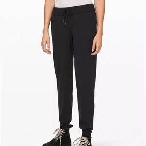 NWT Lululemon On the Fly Jogger